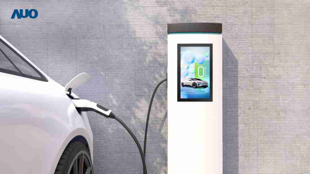 友達〝EVSE車用充電樁解決方案〞專為電動汽車充電樁設計，，具有高亮度、、克服戶外艱難環境的耐溫、、耐紫外線等特性，，，，並搭載散熱性及擴充性強的高效能工業電腦，，，，可實現人機互動訴求，，，如資訊顯示、、支付等應用